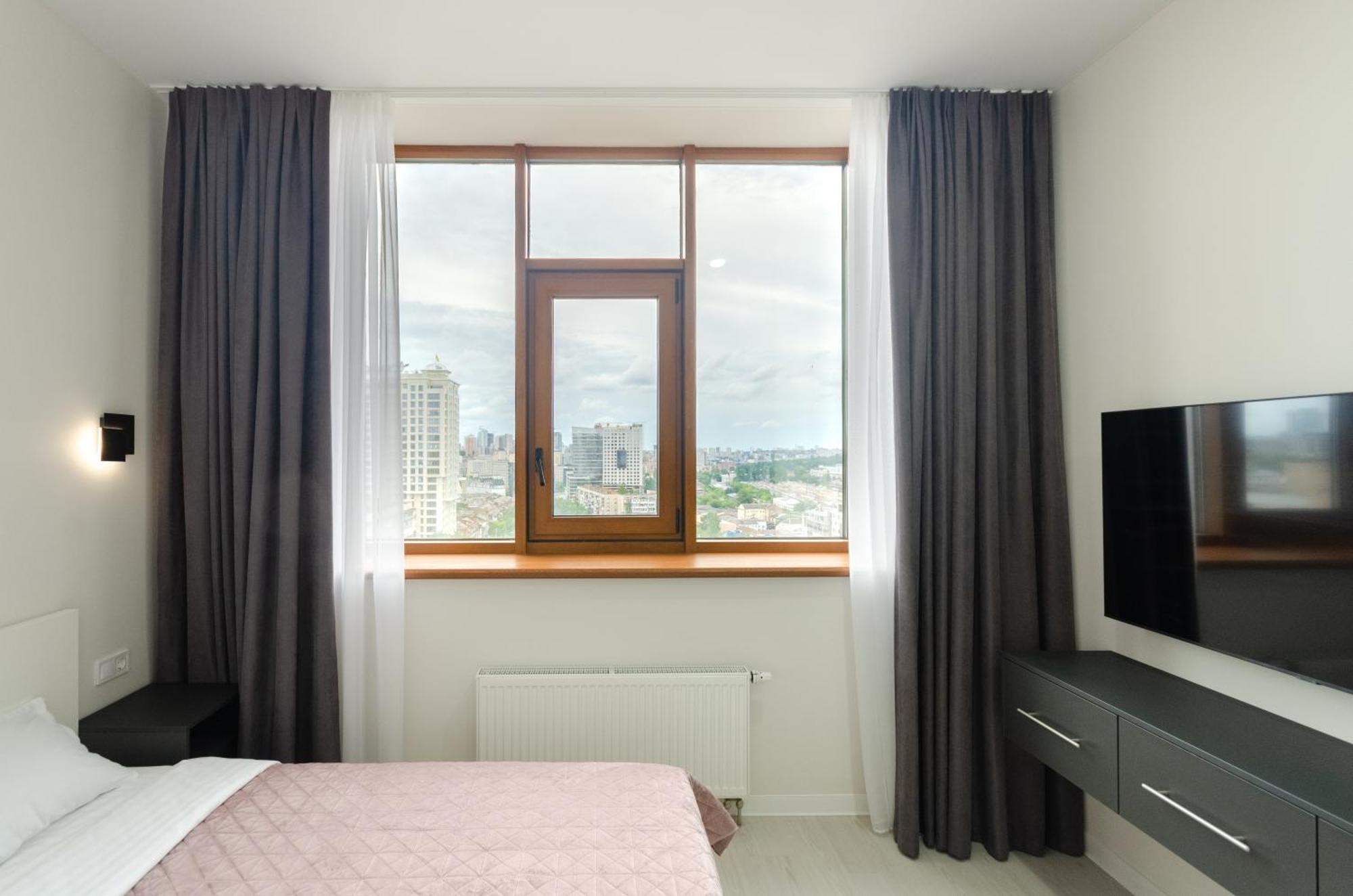 Petrovdom Inn Rc Diplomat Hall -The Smart Hotel Apartment Panoramic City View I Kiev Extérieur photo