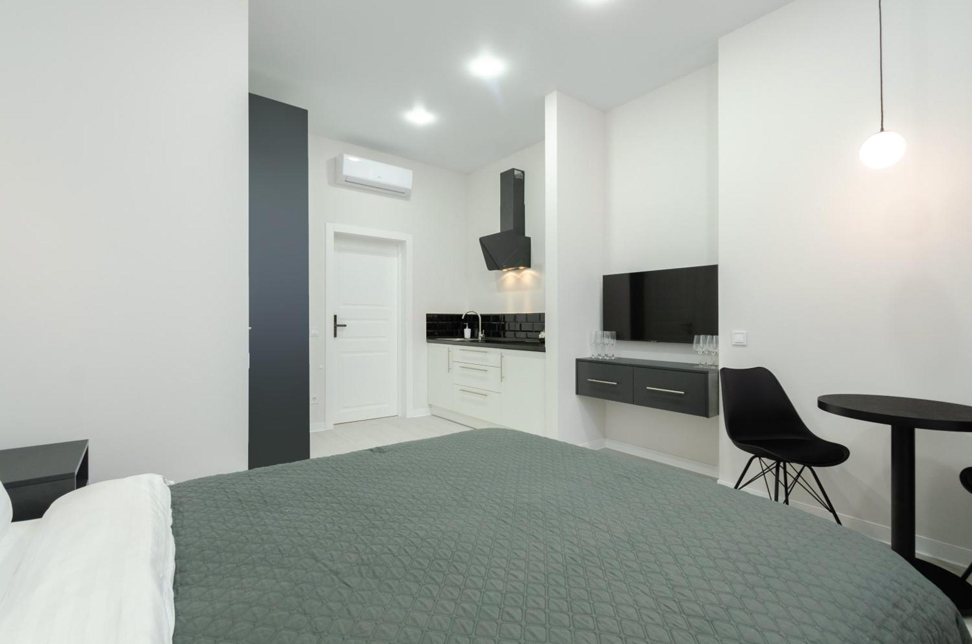 Petrovdom Inn Rc Diplomat Hall -The Smart Hotel Apartment Panoramic City View I Kiev Extérieur photo